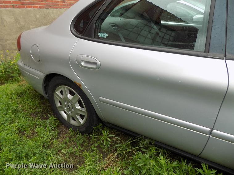 image for item DE7701 2005 Ford Taurus SE