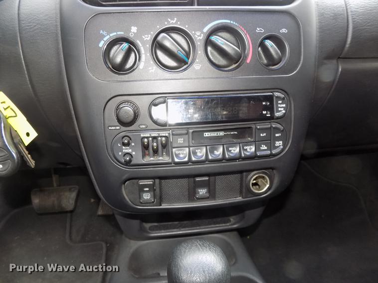 image for item DE7702 2001 Dodge Neon SE