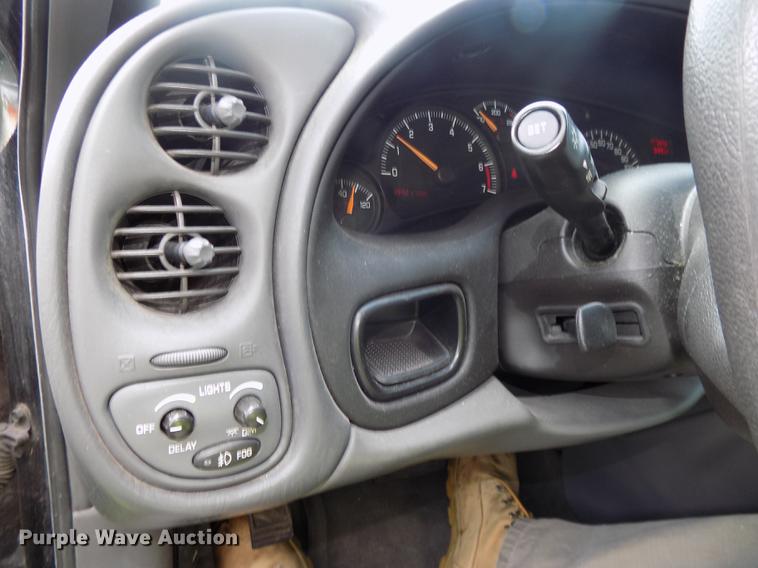 image for item DE7707 2005 Pontiac Boneville SE