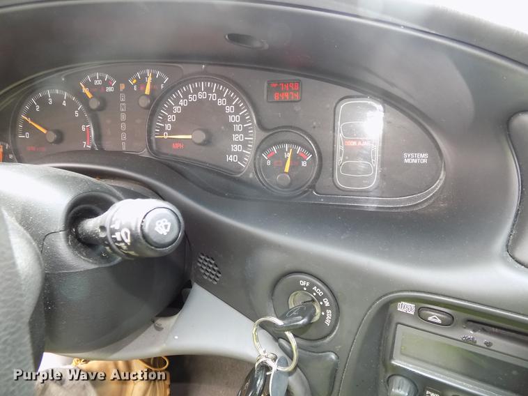 image for item DE7707 2005 Pontiac Boneville SE