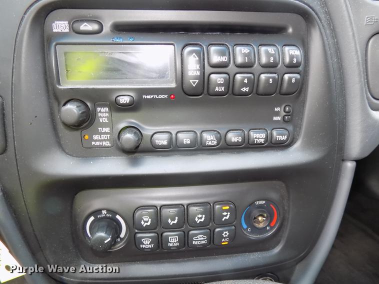 image for item DE7707 2005 Pontiac Boneville SE