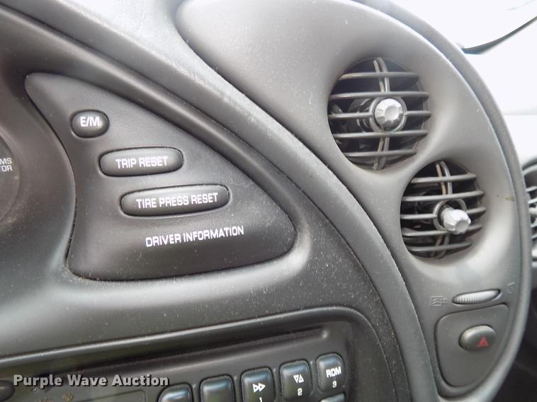 image for item DE7707 2005 Pontiac Boneville SE