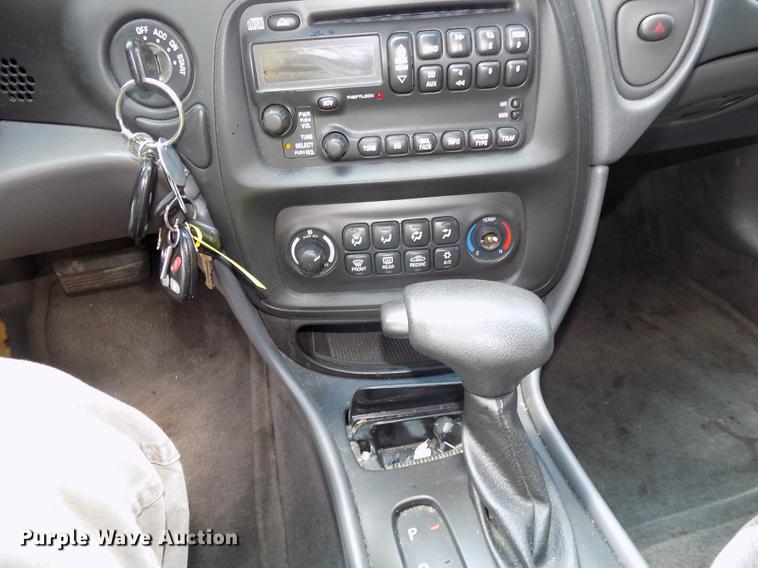 image for item DE7707 2005 Pontiac Boneville SE