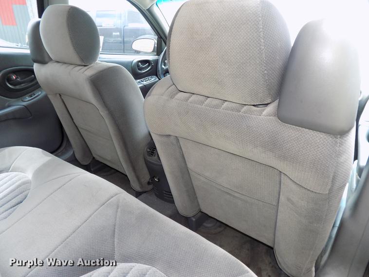 image for item DE7707 2005 Pontiac Boneville SE