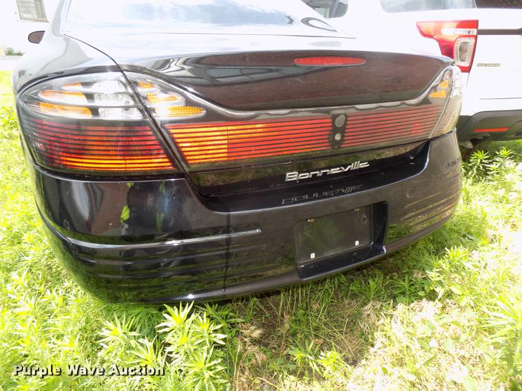 image for item DE7707 2005 Pontiac Boneville SE