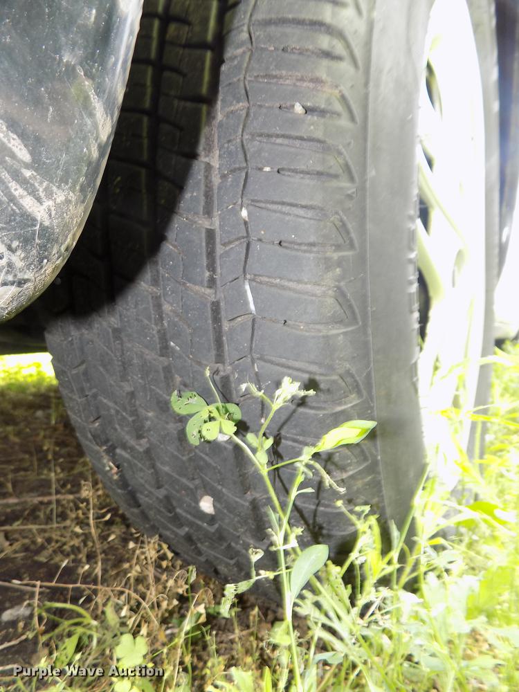 image for item DE7707 2005 Pontiac Boneville SE