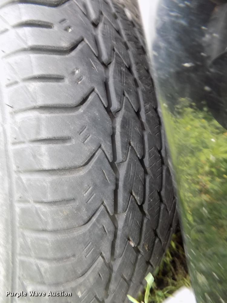 image for item DE7707 2005 Pontiac Boneville SE