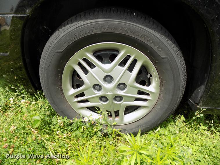 image for item DE7707 2005 Pontiac Boneville SE