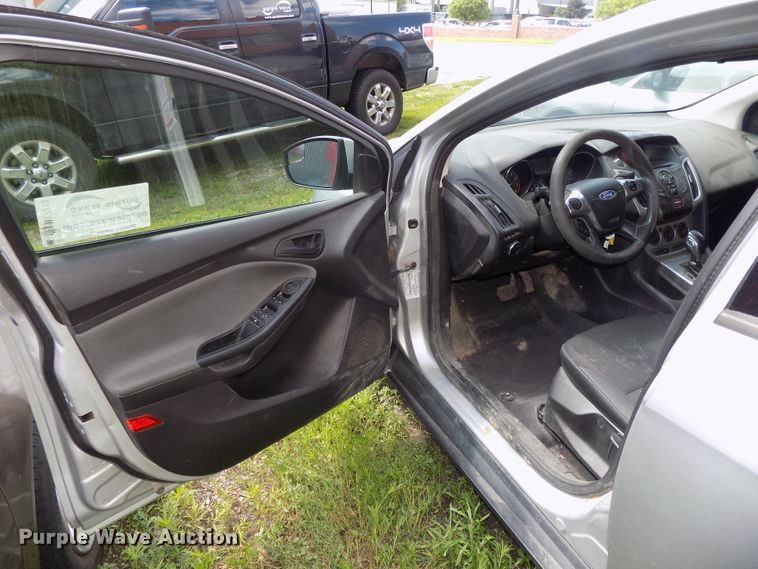 image for item DE7715 2012 Ford Focus SE