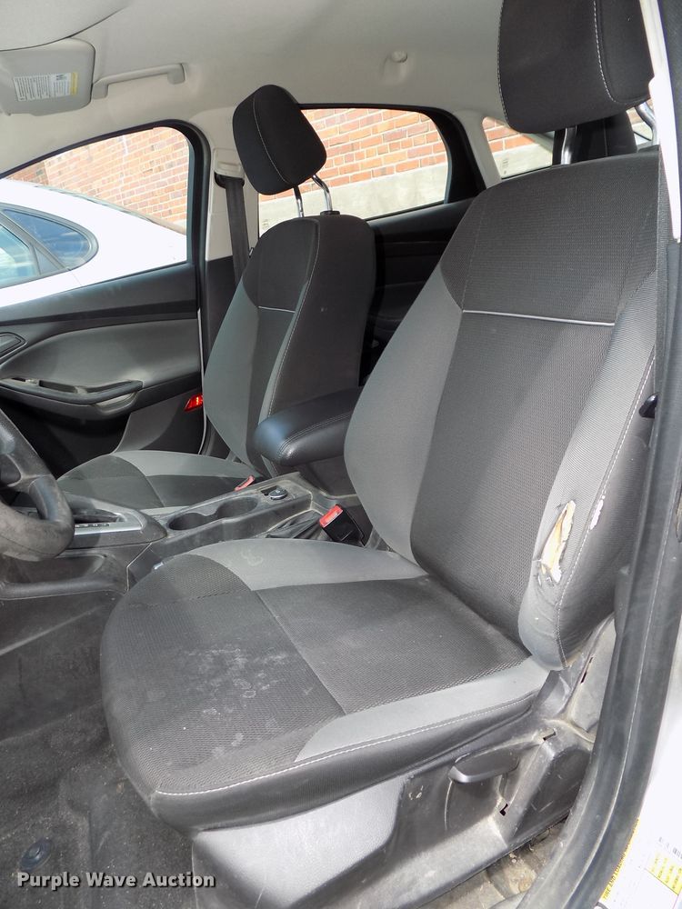 image for item DE7715 2012 Ford Focus SE