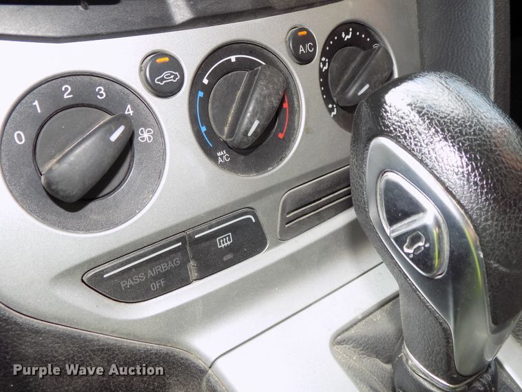 image for item DE7715 2012 Ford Focus SE