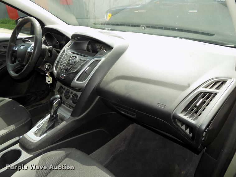 image for item DE7715 2012 Ford Focus SE