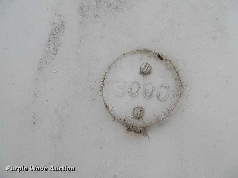 image for item DE8137 (2) poly tanks