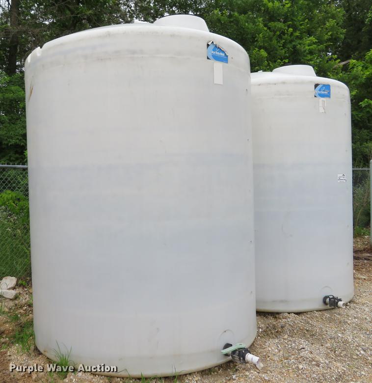 image for item DE8138 (2) poly tanks