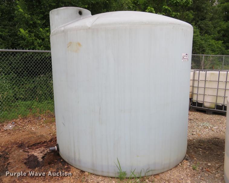 image for item DE8139 (3) poly tanks