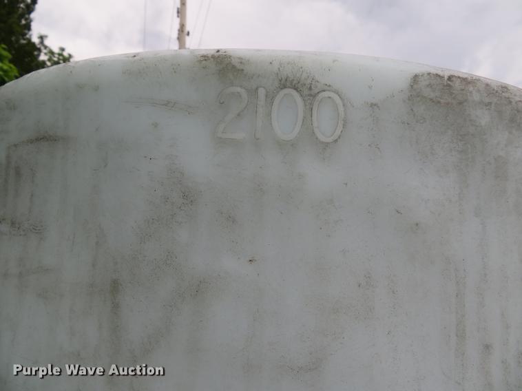 image for item DE8139 (3) poly tanks