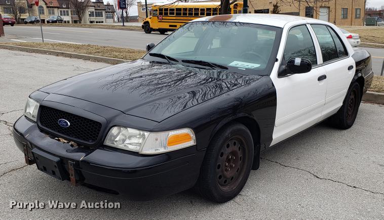 image for item DF3346 2006 Ford Crown Victoria Police Interceptor