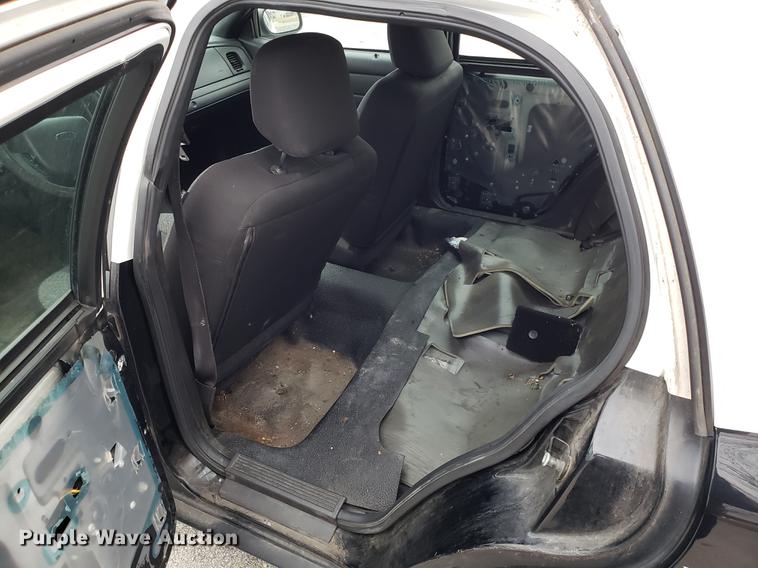 image for item DF3346 2006 Ford Crown Victoria Police Interceptor