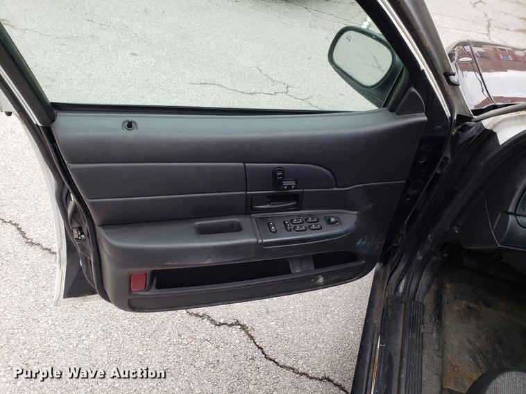 image for item DF3346 2006 Ford Crown Victoria Police Interceptor