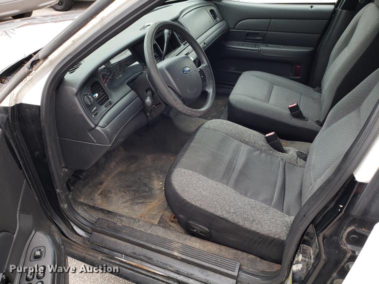 image for item DF3346 2006 Ford Crown Victoria Police Interceptor