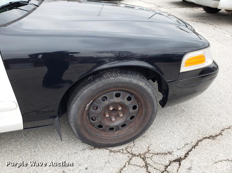 image for item DF3346 2006 Ford Crown Victoria Police Interceptor