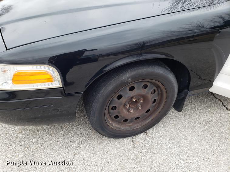 image for item DF3346 2006 Ford Crown Victoria Police Interceptor