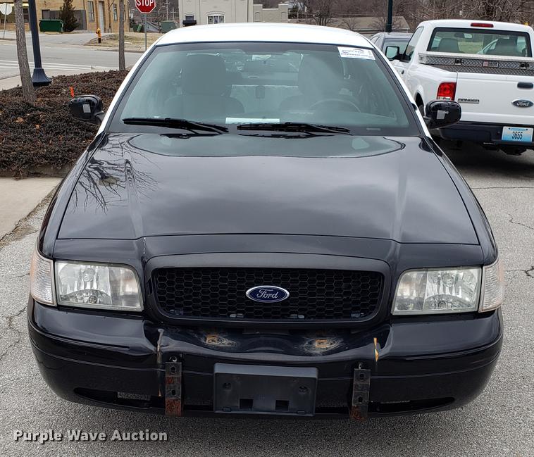 image for item DF3350 2011 Ford Crown Victoria Police Interceptor