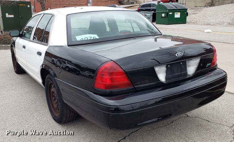 image for item DF3350 2011 Ford Crown Victoria Police Interceptor