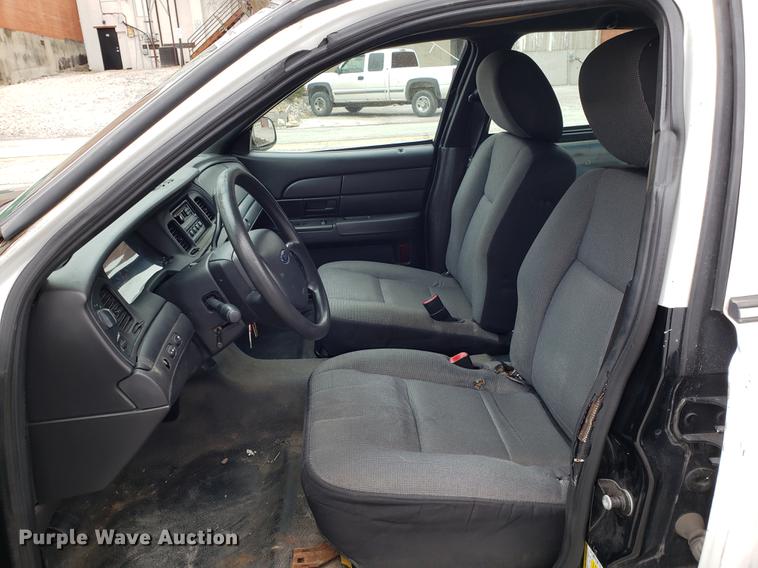 image for item DF3350 2011 Ford Crown Victoria Police Interceptor