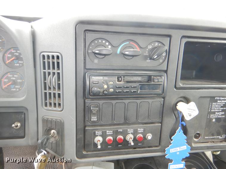 image for item DF7765 2007 International 7400 hydrovac truck