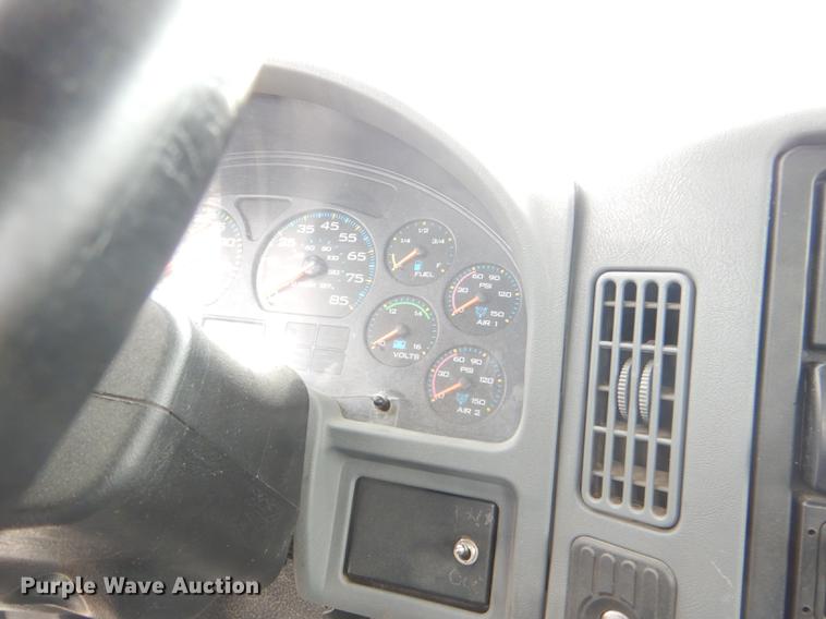 image for item DF7765 2007 International 7400 hydrovac truck