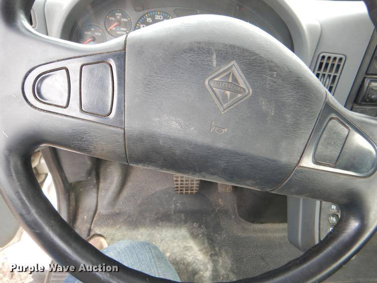 image for item DF7765 2007 International 7400 hydrovac truck