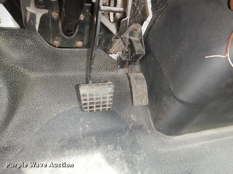 image for item DF7765 2007 International 7400 hydrovac truck