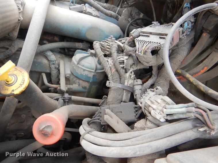 image for item DF7765 2007 International 7400 hydrovac truck