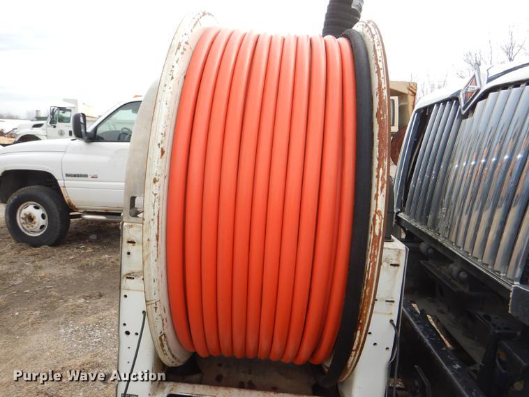 image for item DF7765 2007 International 7400 hydrovac truck