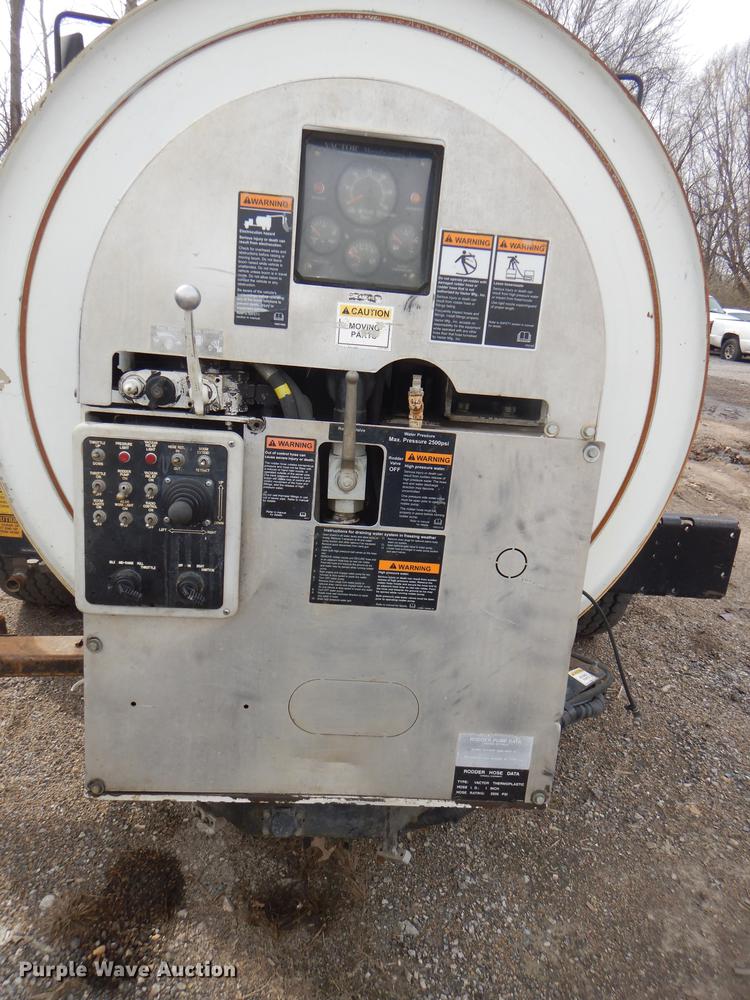 image for item DF7765 2007 International 7400 hydrovac truck