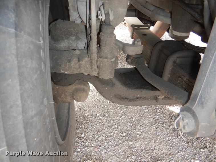 image for item DF7765 2007 International 7400 hydrovac truck