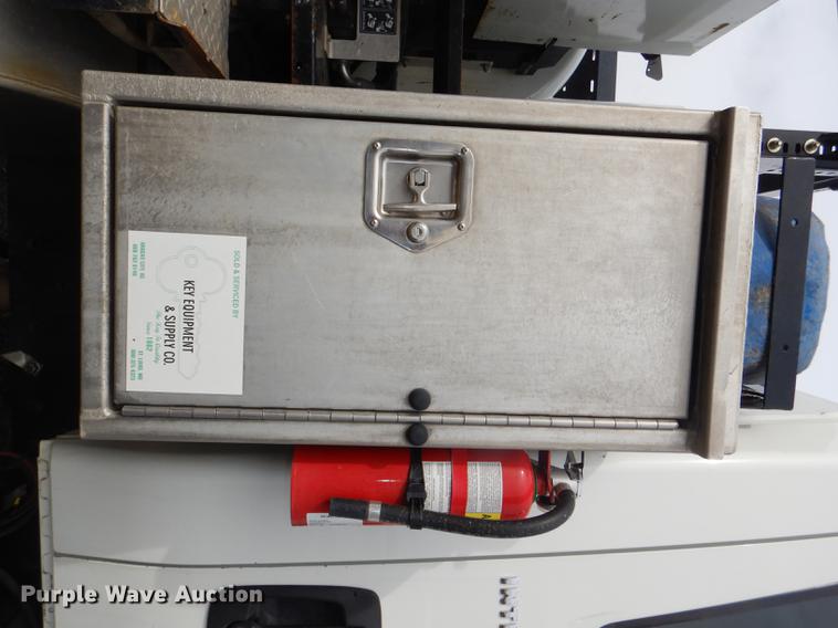 image for item DF7765 2007 International 7400 hydrovac truck