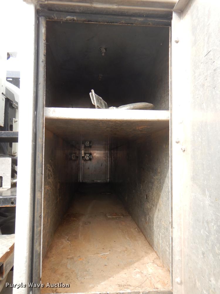 image for item DF7765 2007 International 7400 hydrovac truck