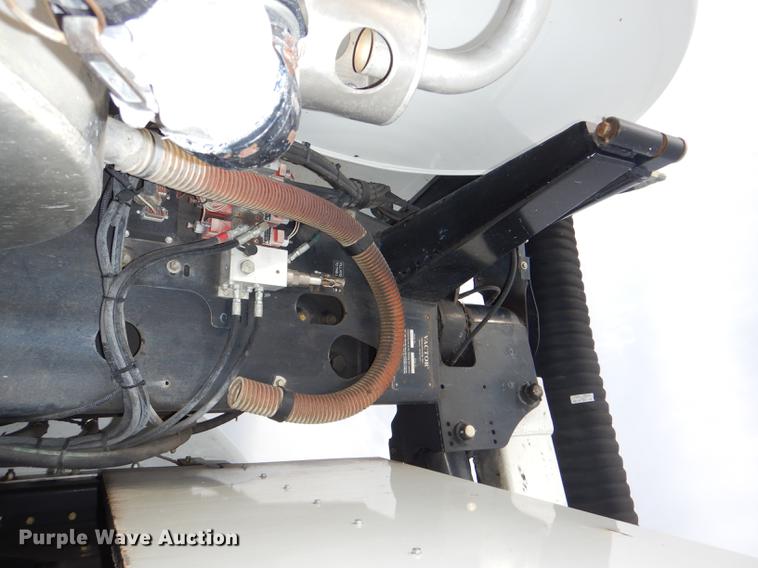 image for item DF7765 2007 International 7400 hydrovac truck