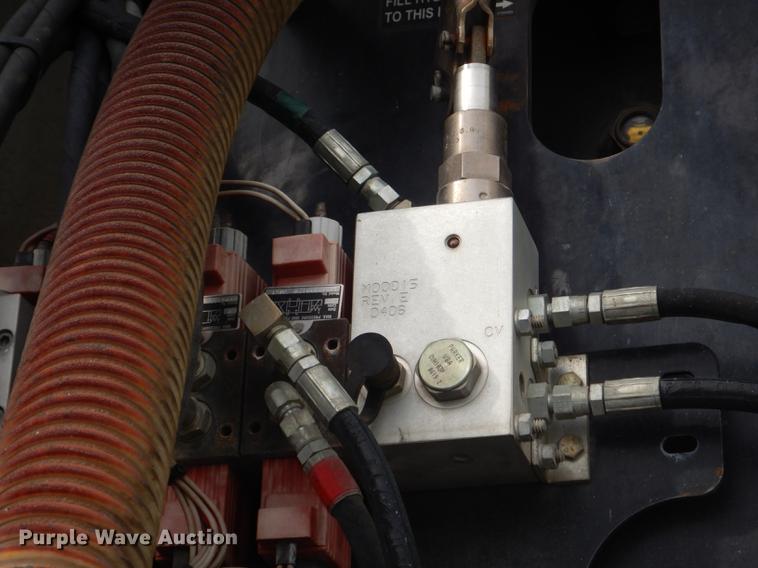 image for item DF7765 2007 International 7400 hydrovac truck