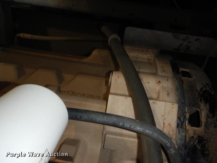 image for item DF7765 2007 International 7400 hydrovac truck