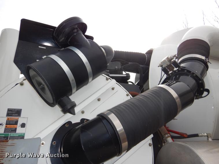 image for item DF7765 2007 International 7400 hydrovac truck