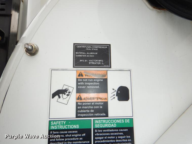 image for item DF7765 2007 International 7400 hydrovac truck