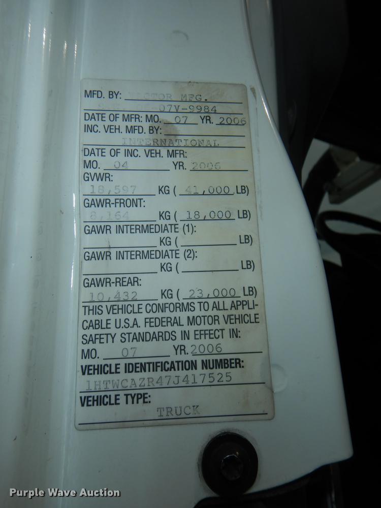 image for item DF7765 2007 International 7400 hydrovac truck