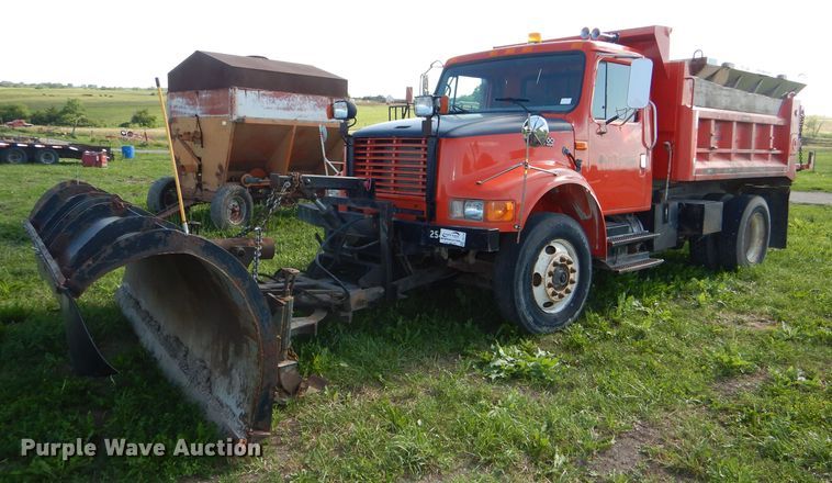 image for item DG1110 1997 International 4900 dump truck