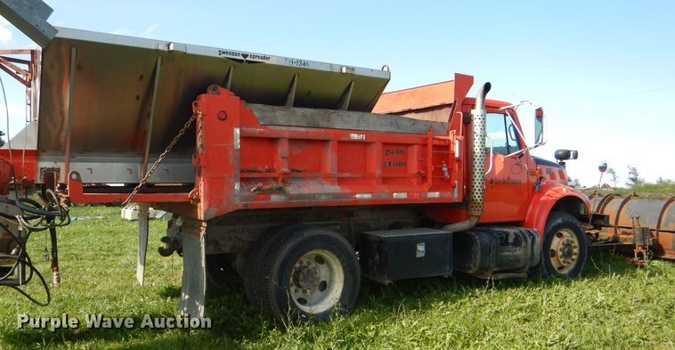 image for item DG1110 1997 International 4900 dump truck