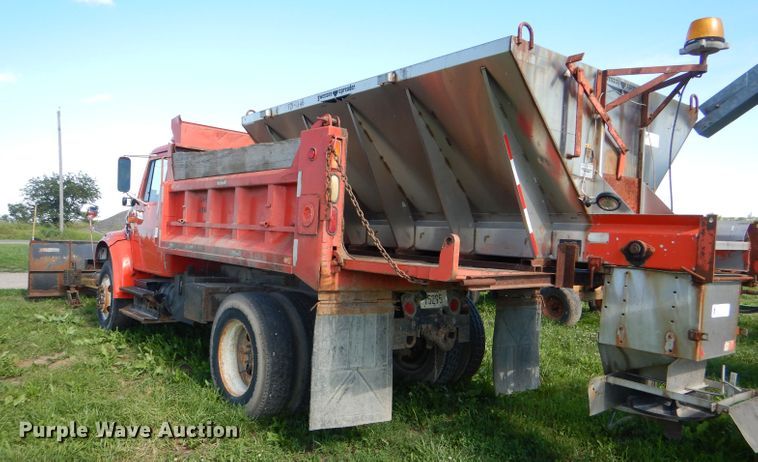 image for item DG1110 1997 International 4900 dump truck