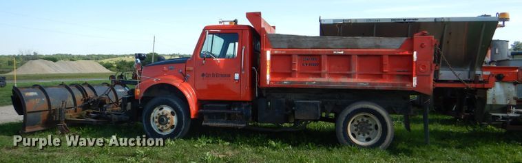 image for item DG1110 1997 International 4900 dump truck