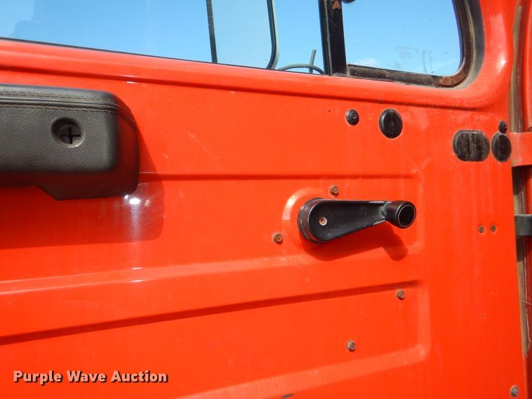 image for item DG1110 1997 International 4900 dump truck